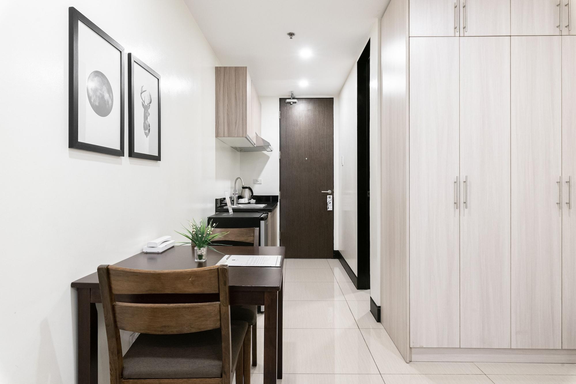 Hotel Artemis Place Makati 3*
