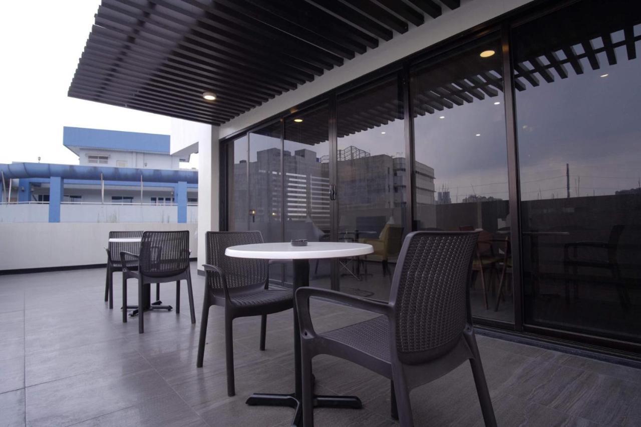 Artemis Place Makati 3* Makati City